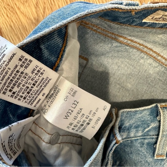 Levi’s Distressed 501s 90s Blue Jeans, Size W32 L32 - Picture 6 of 8